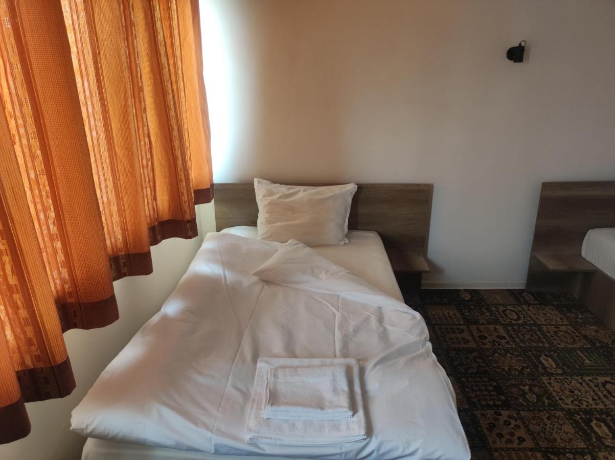 Кианти Hotel Kurdzhali Exterior photo